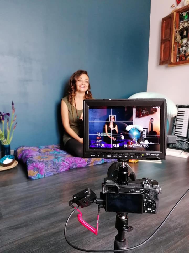 Formation Enseigner le chant prénatal - Marion en tournage Formation Enseigner le chant prénatal - Marion en tournage